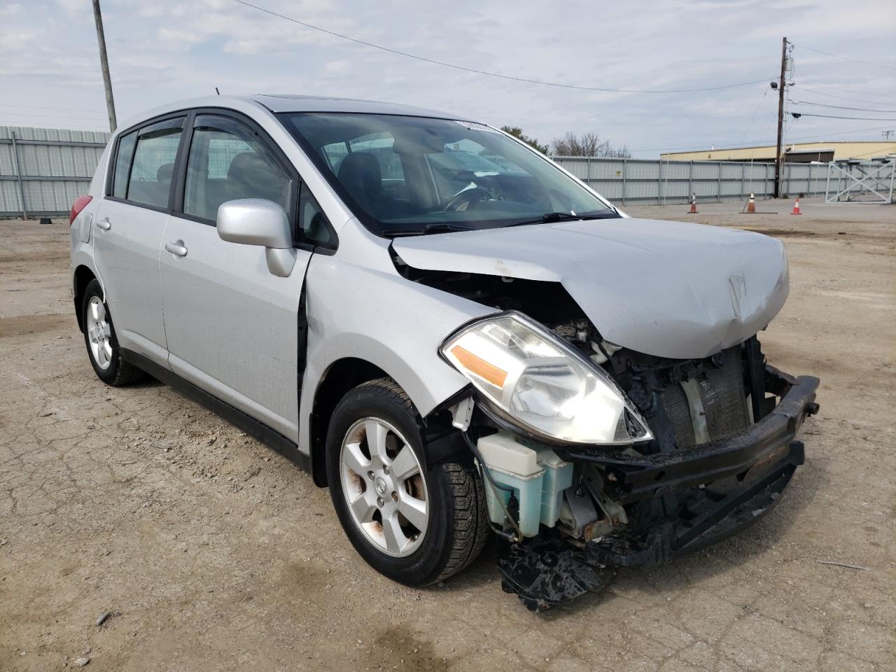NISSAN VERSA S 2007 with VIN 3N1BC13E37L449749 - Photo from auction