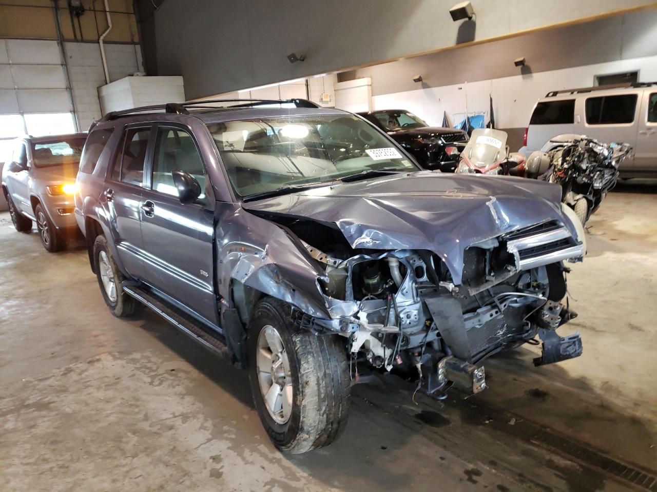 TOYOTA 4RUNNER SR 2005 with VIN JTEZU14R550060692 - Photo from auction