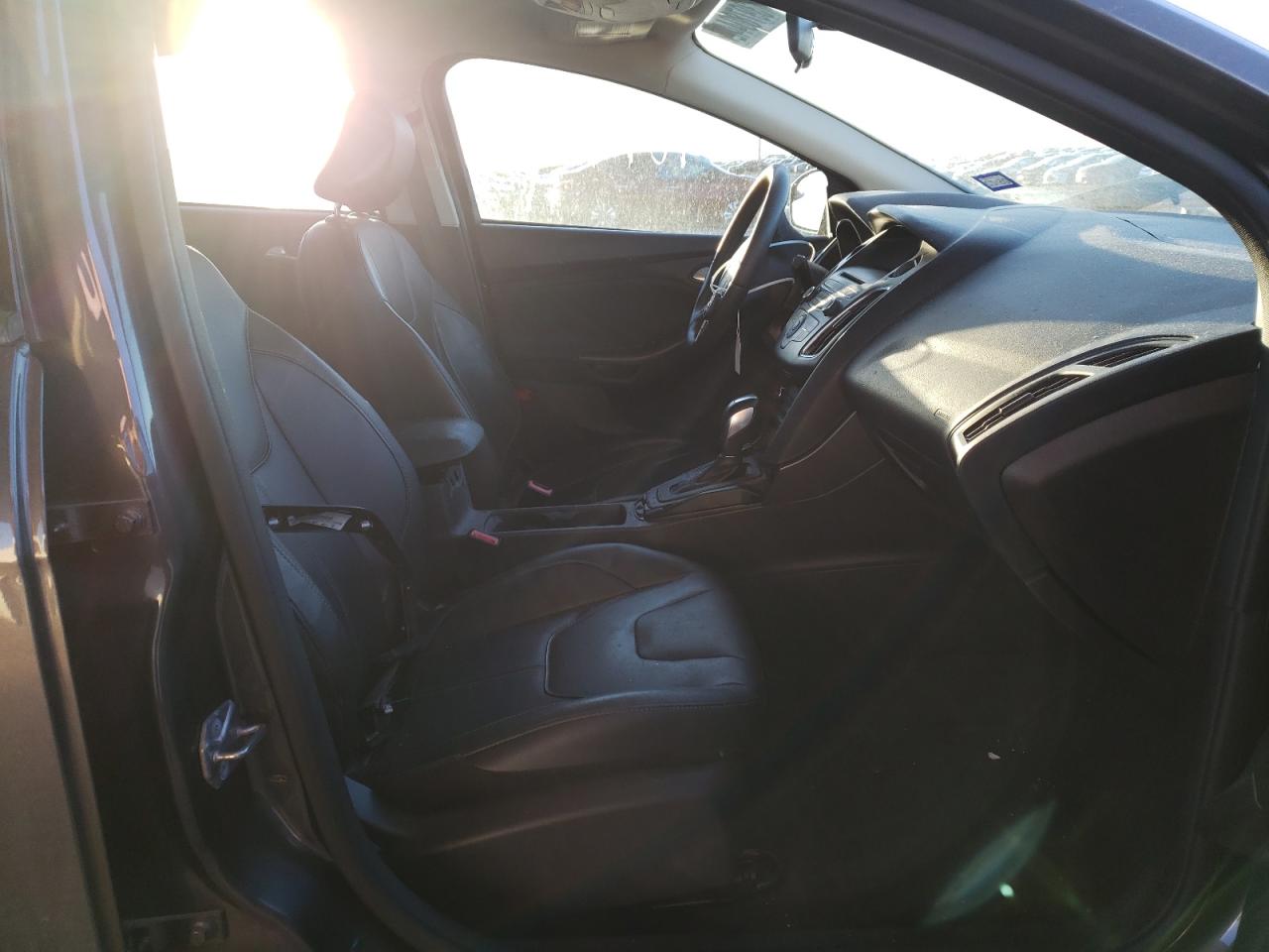 Photo 5 from auction – 2015 FORD FOCUS SE with VIN 1FADP3F26FL323733