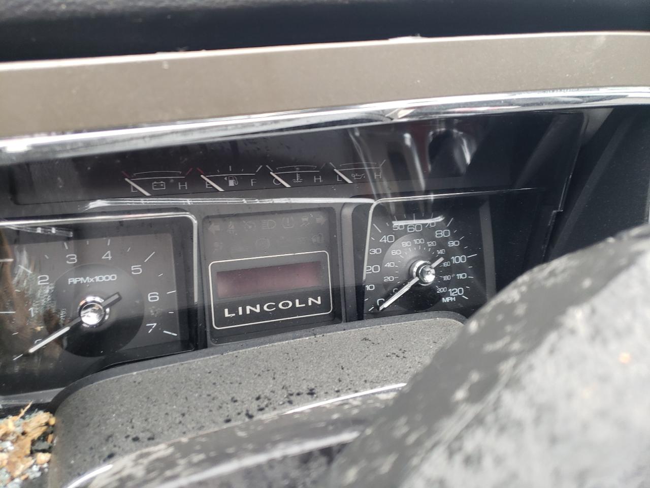 Photo 8 from auction – 2011 LINCOLN NAVIGATOR with VIN 5LMJJ2J55BEJ03307