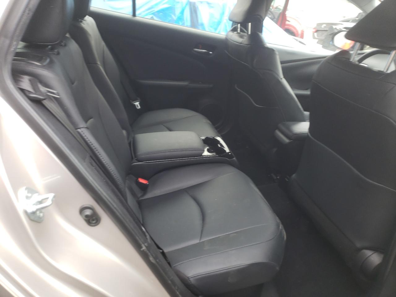 Photo 6 from auction – 2018 TOYOTA PRIUS PRIM with VIN JTDKARFP4J3097265