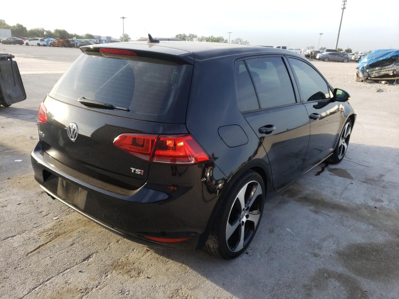 Photo 4 from auction – 2015 VOLKSWAGEN GOLF with VIN 3VW217AU5FM049004
