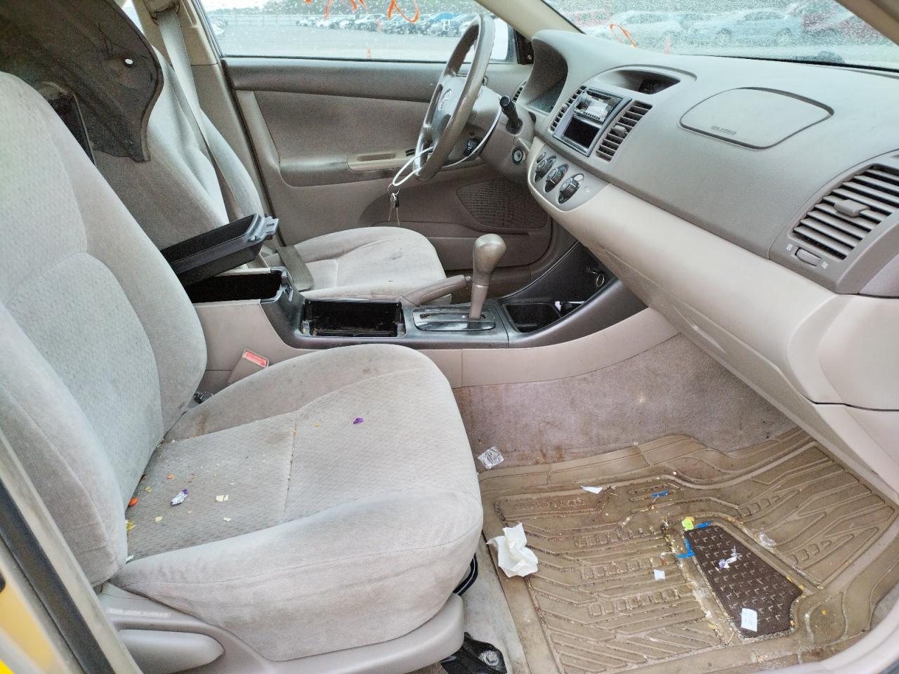 Photo 5 from auction – 2003 TOYOTA CAMRY LE with VIN JTDBF30K130109596
