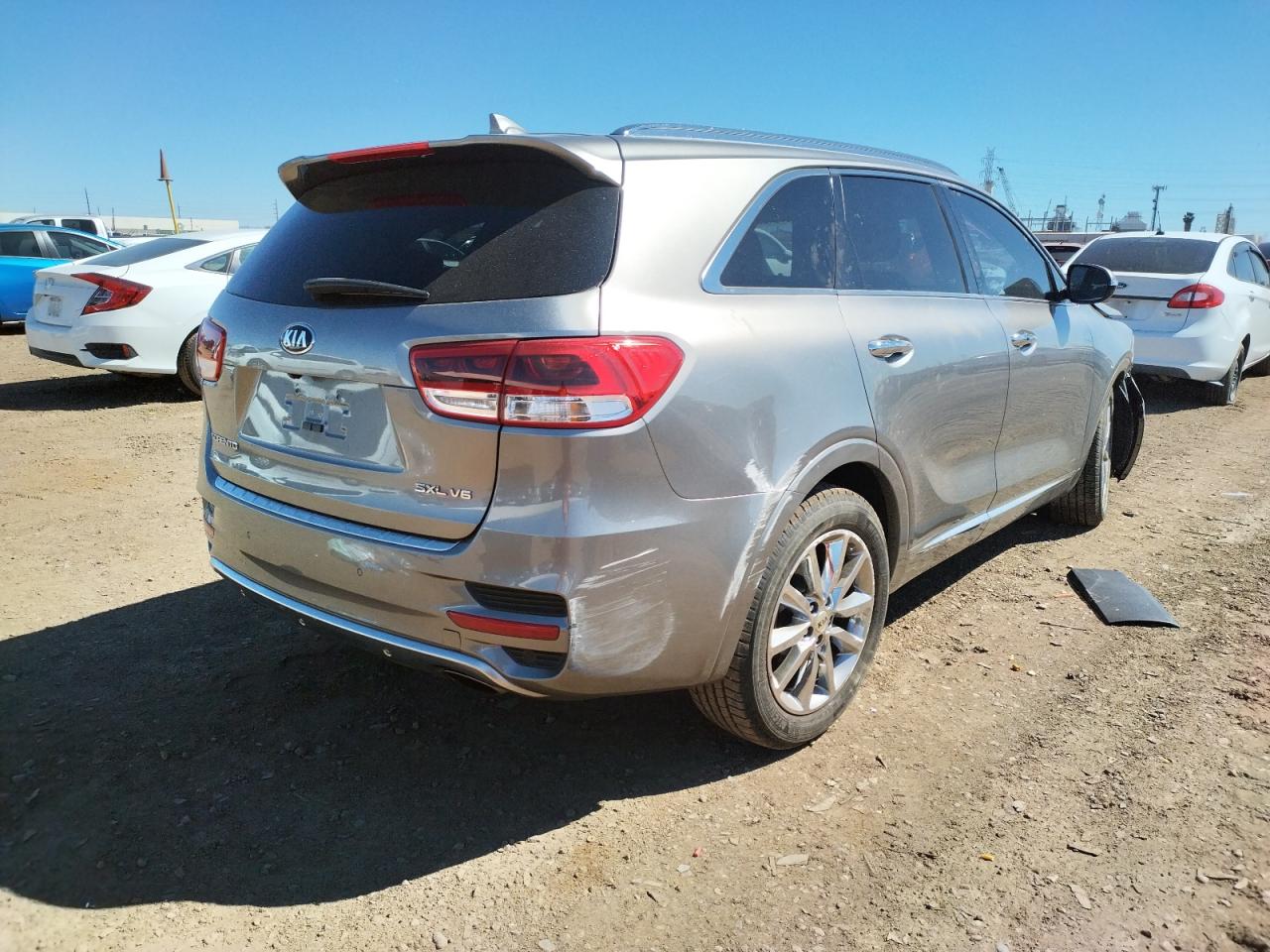 Photo 4 from auction – 2016 KIA SORENTO SX with VIN 5XYPK4A50GG101960