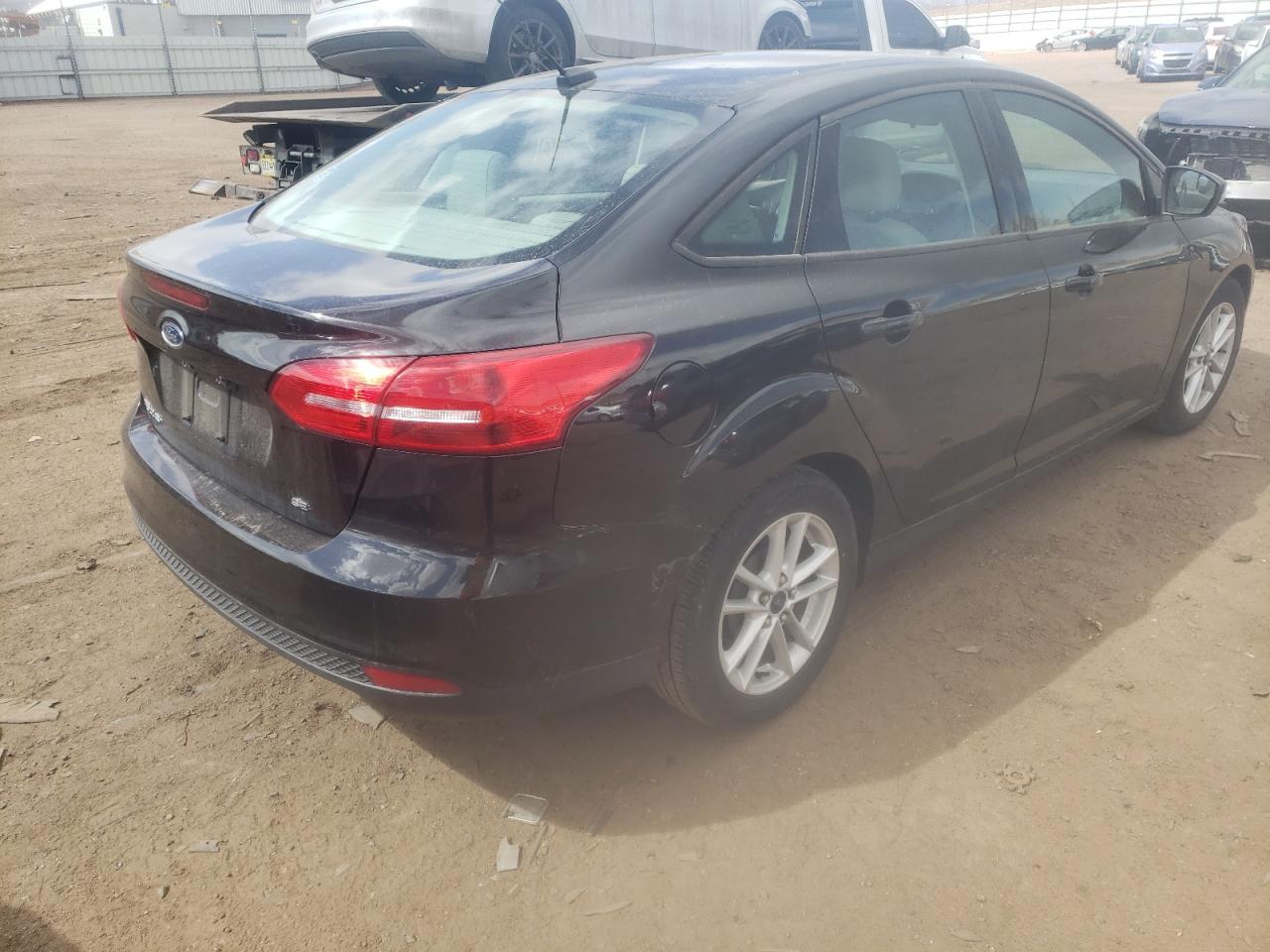 Photo 4 from auction – 2015 FORD FOCUS SE with VIN 1FADP3F26FL256289