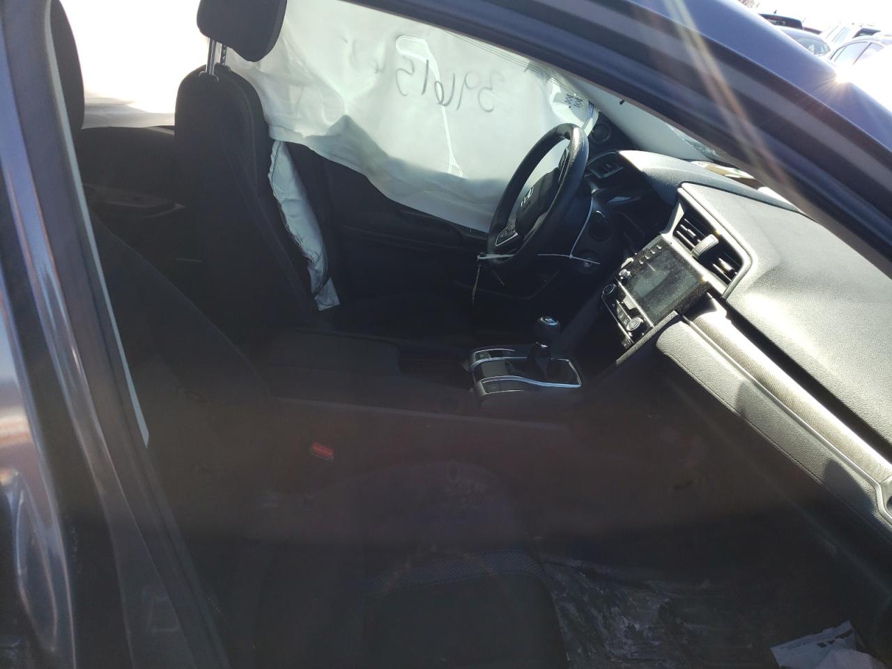 Photo 18 from auction – 2019 HONDA CIVIC LX with VIN 2HGFC2E56KH027348