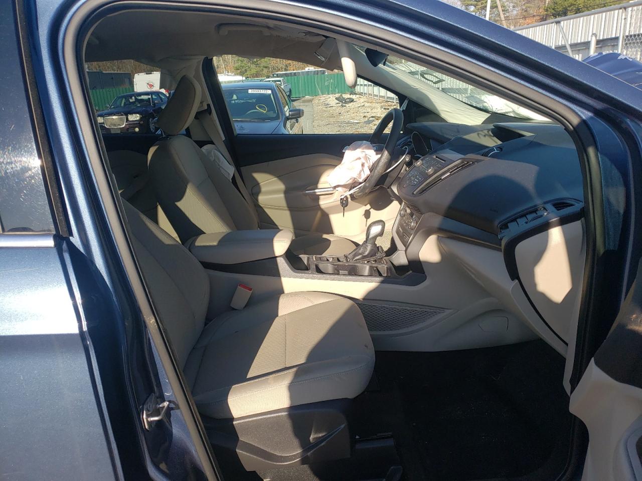 Photo 5 from auction – 2018 FORD ESCAPE SE with VIN 1FMCU9GD8JUB33285