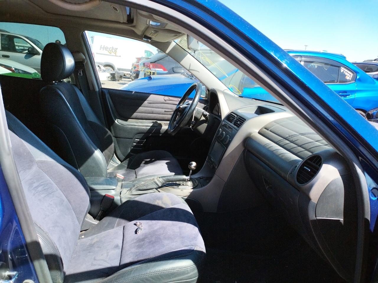 Photo 5 from auction – 2001 LEXUS IS 300 with VIN JTHBD182910027190