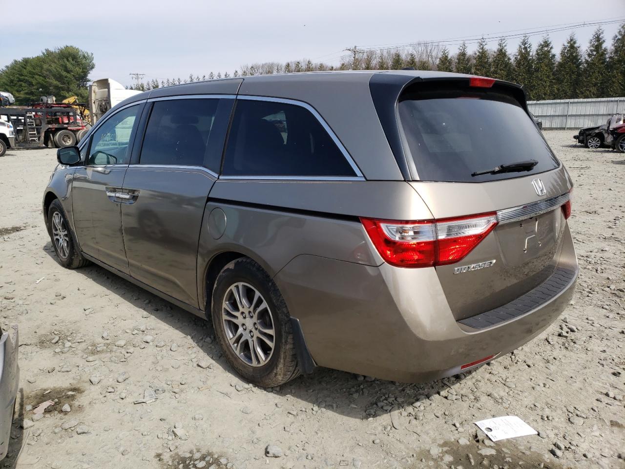 Photo 3 from auction – 2011 HONDA ODYSSEY EX with VIN 5FNRL5H61BB027653