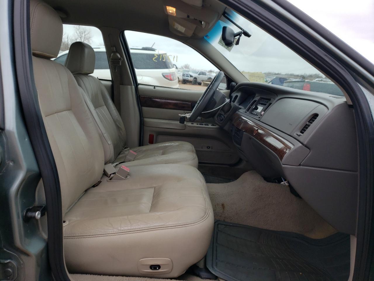 Photo 5 from auction – 2006 MERCURY GRAND MARQ with VIN 2MEFM75V76X655356