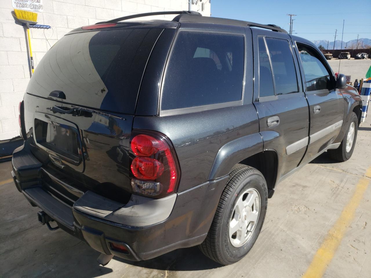 Photo 4 from auction – 2003 CHEVROLET TRAILBLAZE with VIN 1GNDS13S232350616