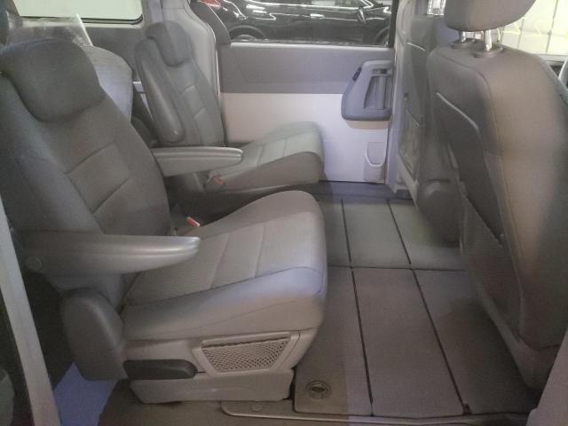 Photo 6 from auction – 2010 CHRYSLER TOWN & COU with VIN 2A4RR5D17AR149889