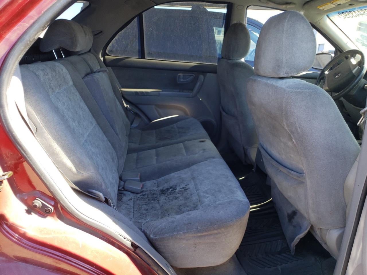 Photo 6 from auction – 2005 KIA SORENTO EX with VIN KNDJD733655428589