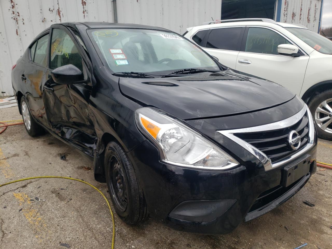 NISSAN VERSA S 2017 with VIN 3N1CN7AP5HL841476 - Photo from auction