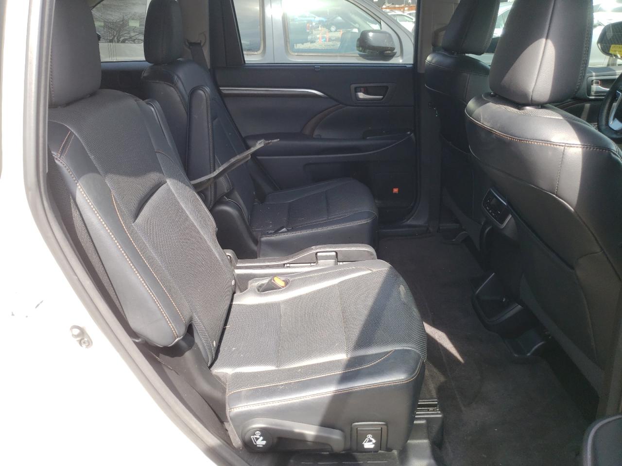Photo 6 from auction – 2015 TOYOTA HIGHLANDER with VIN 5TDDKRFH5FS089034