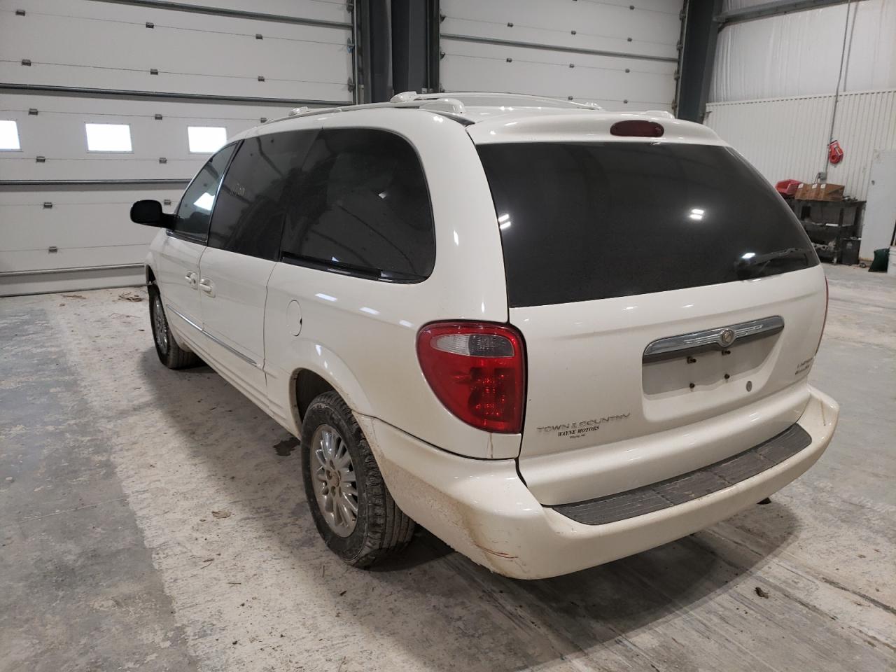 Photo 3 from auction – 2002 CHRYSLER TOWN & COU with VIN 2C8GT64L92R576674