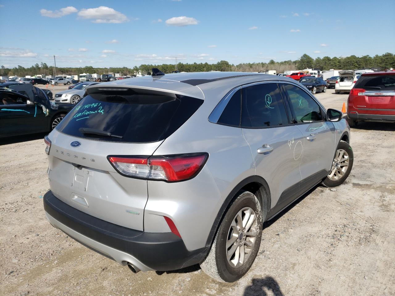 Photo 4 from auction – 2020 FORD ESCAPE SE with VIN 1FMCU0G63LUA75196