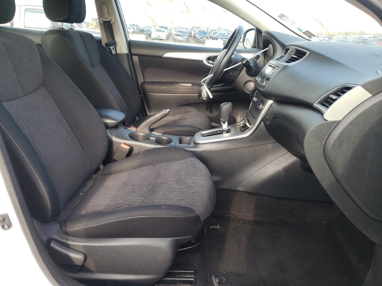 Photo 5 from auction – 2015 NISSAN SENTRA S with VIN 3N1AB7AP0FL685313