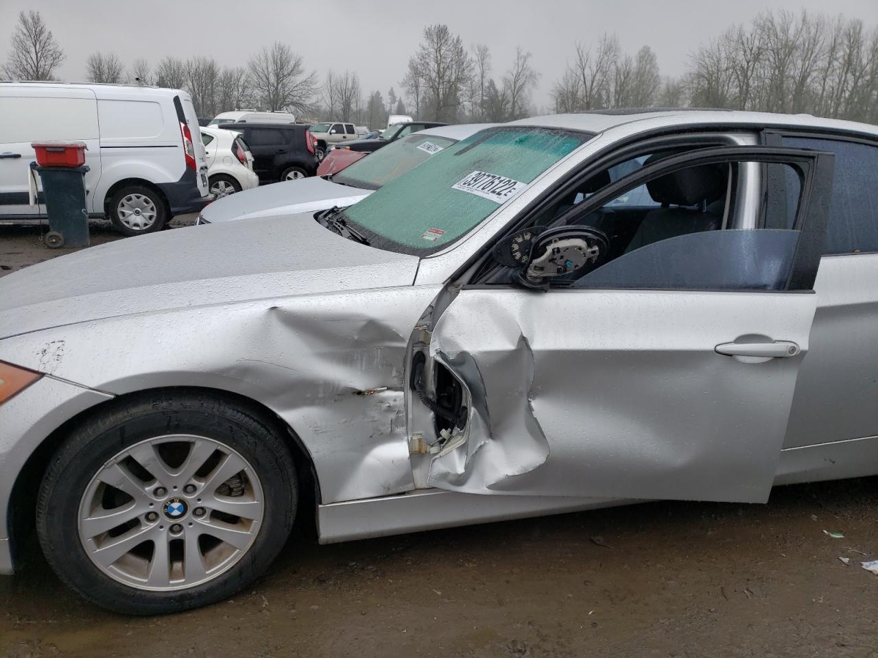 Photo 9 from auction – 2006 BMW 325 I with VIN WBAVB13586PT23111