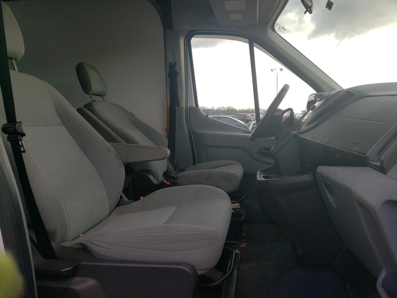 Photo 5 from auction – 2015 FORD TRANSIT T- with VIN 1FTYR2XMXFKA19729