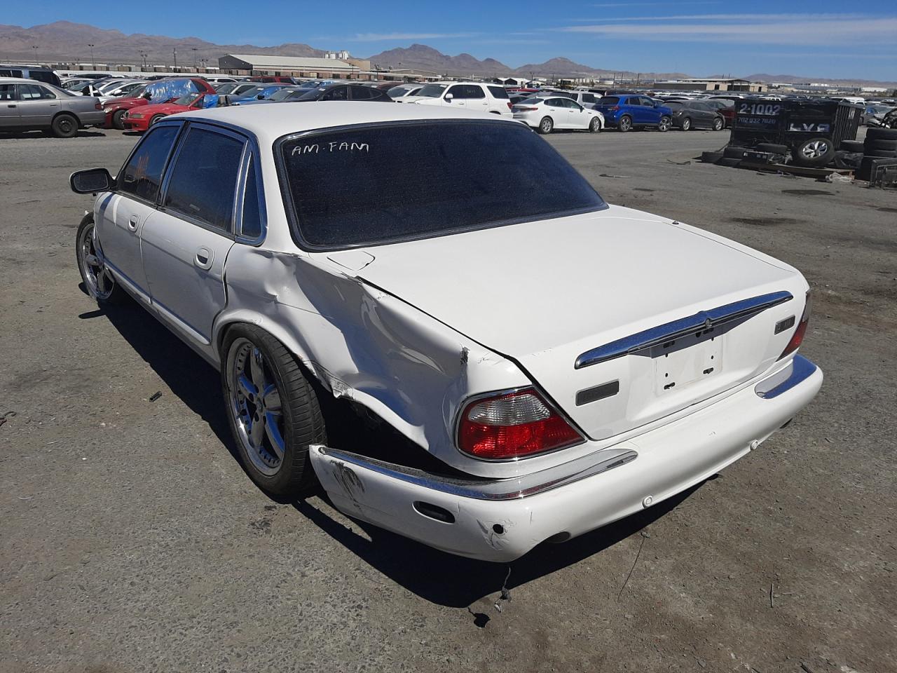 Photo 3 from auction – 2001 JAGUAR XJ8 with VIN SAJDA14C51LF29800
