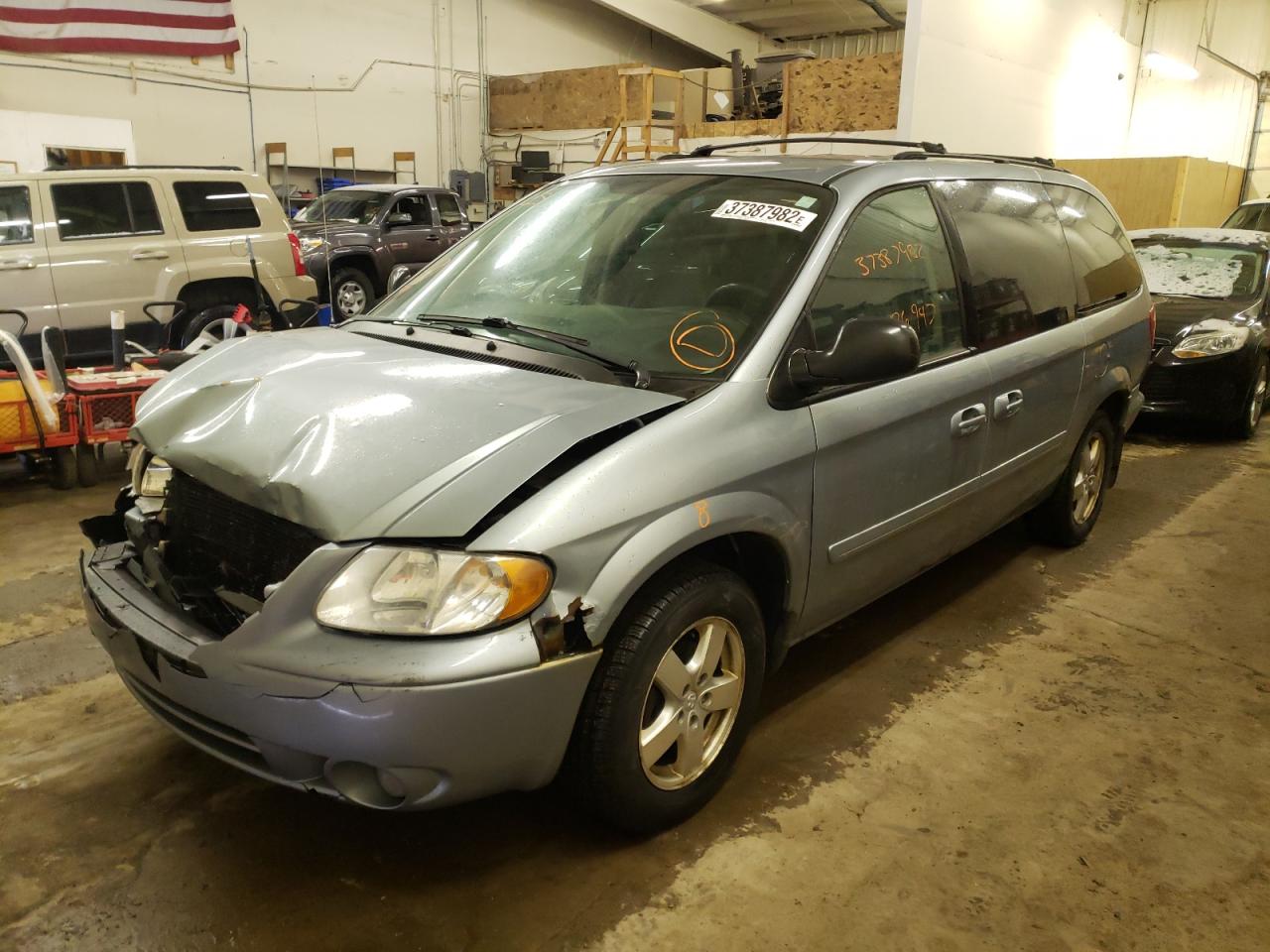 Photo 2 from auction – 2006 DODGE GRAND CARA with VIN 2D4GP44L26R758980