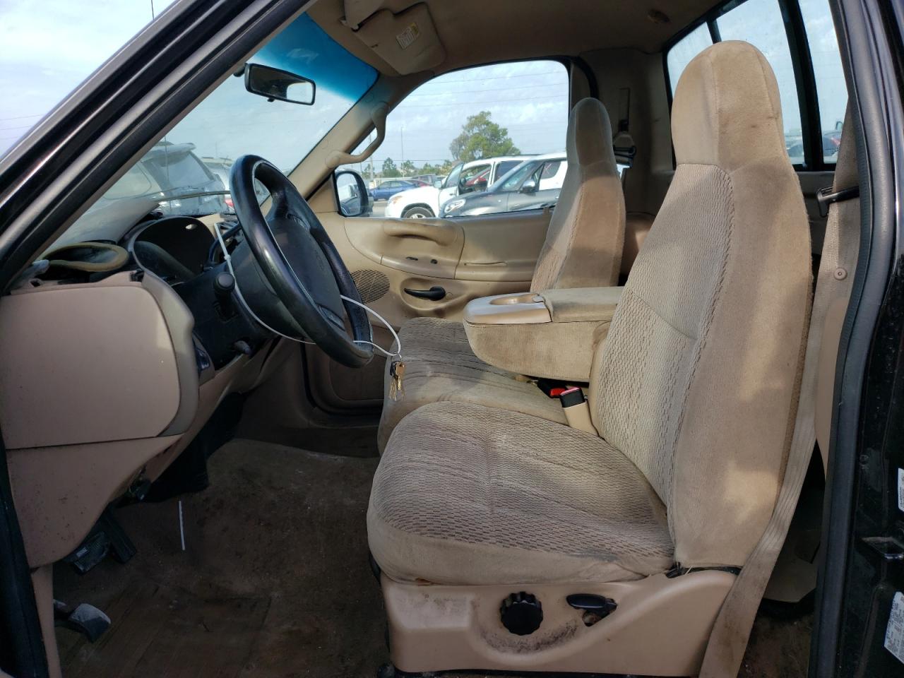 Photo 5 from auction – 1998 FORD F150 with VIN 1FTZF1763WNC26664