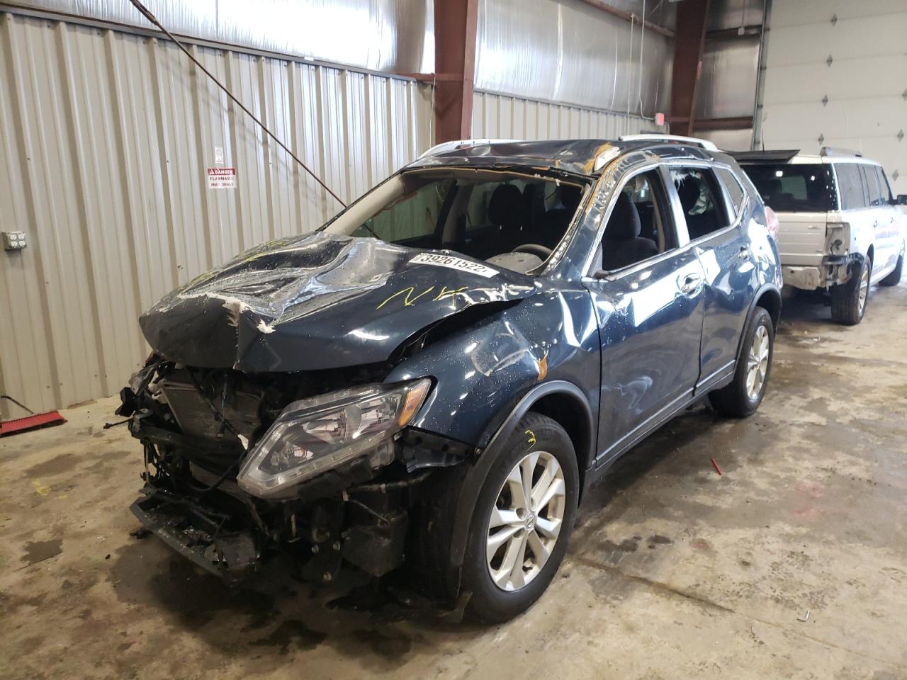 Photo 2 from auction – 2016 NISSAN ROGUE S with VIN KNMAT2MV9GP672086