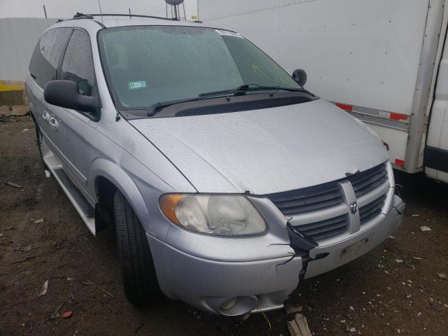 DODGE GRAND CARA 2005 with VIN 2D8GP44L55R221632 - Photo from auction