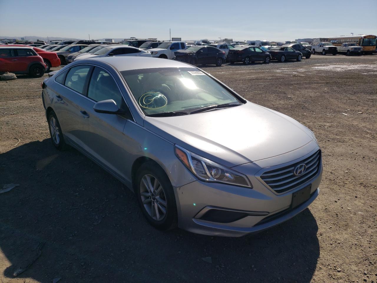 HYUNDAI SONATA SE 2017 with VIN 5NPE24AF4HH490130 - Photo from auction