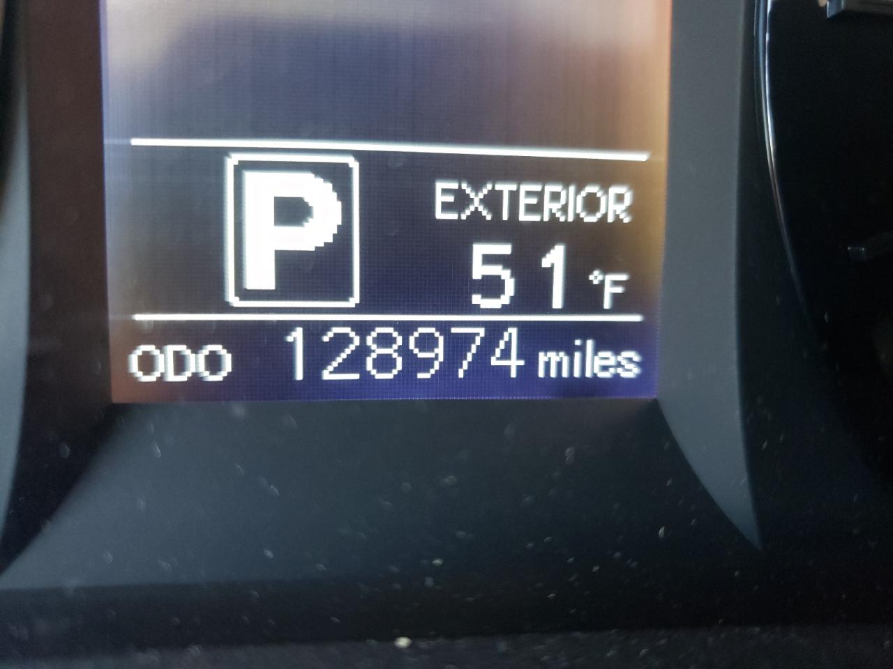 Photo 8 from auction – 2015 TOYOTA SIENNA LE with VIN 5TDJK3DC3FS099049