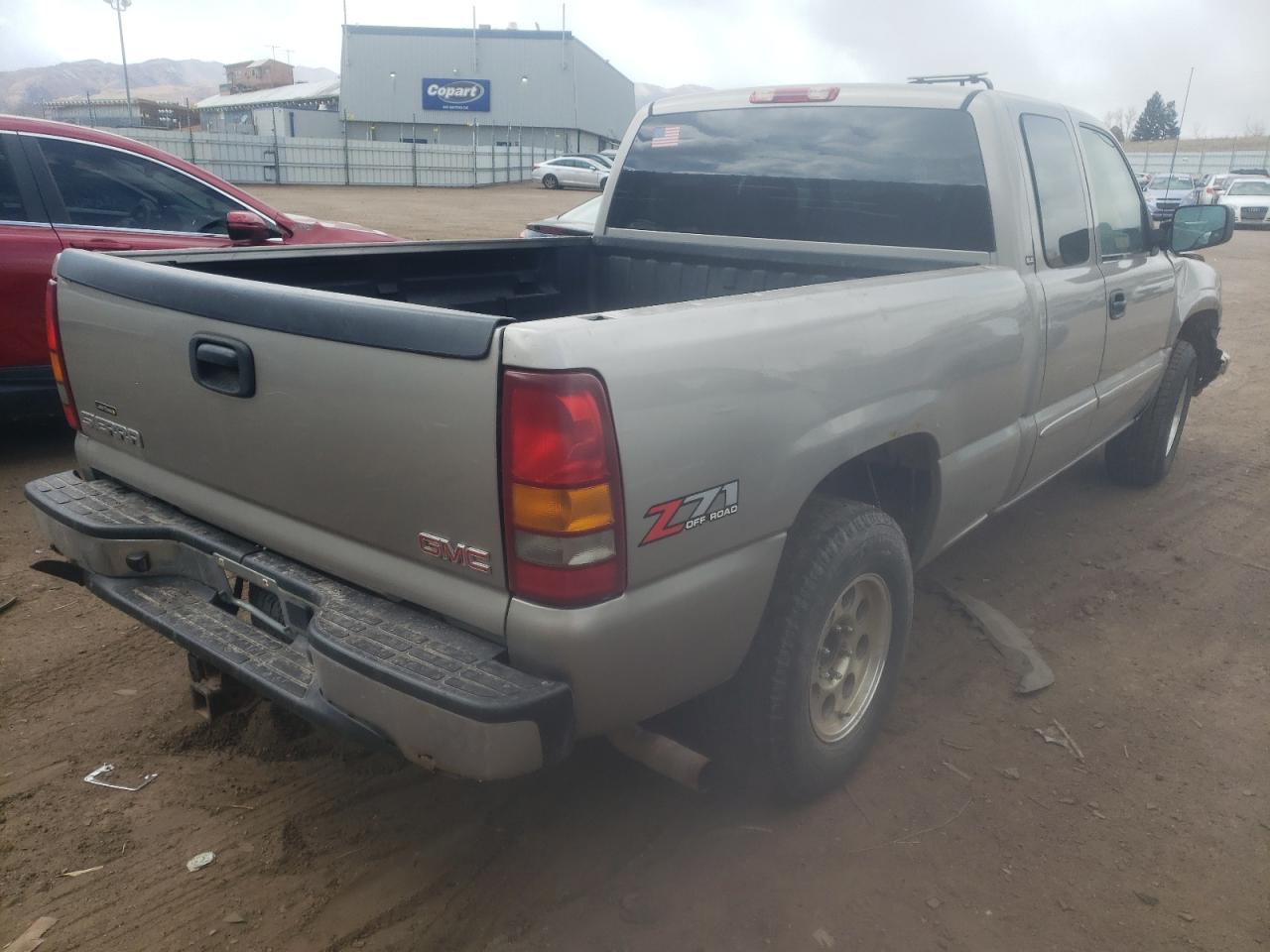 Photo 4 from auction – 2003 GMC NEW SIERRA with VIN 2GTEK19T131304692