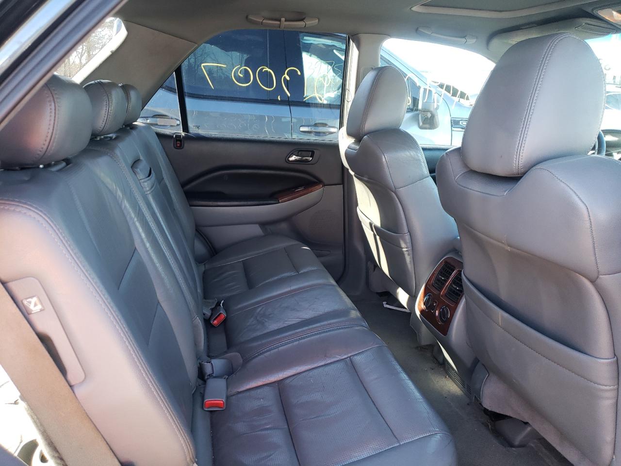 Photo 6 from auction – 2005 ACURA MDX with VIN 2HNYD18605H557235