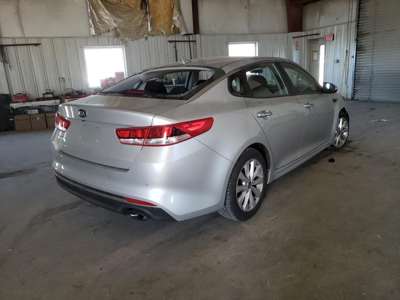 Photo 4 from auction – 2018 KIA OPTIMA LX with VIN 5XXGT4L31JG272883