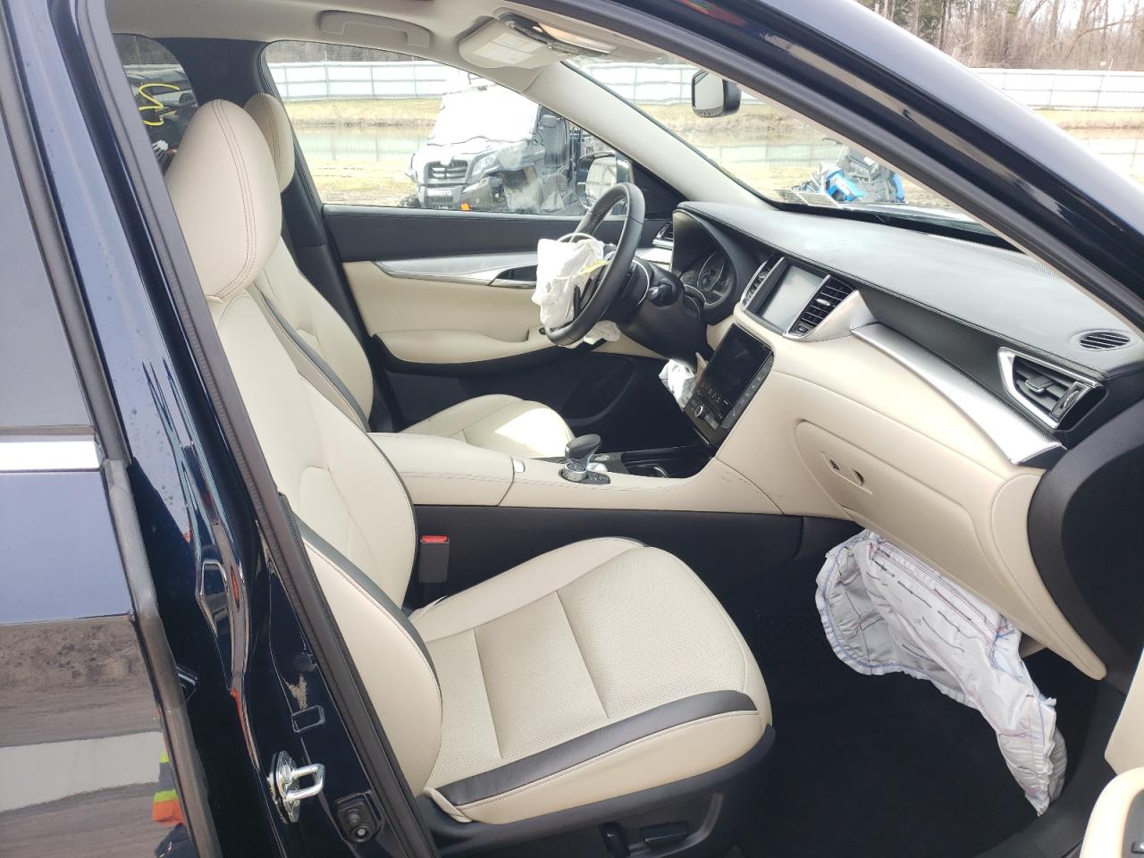 Photo 5 from auction – 2021 INFINITI QX50 ESSEN with VIN 3PCAJ5CB5MF118404