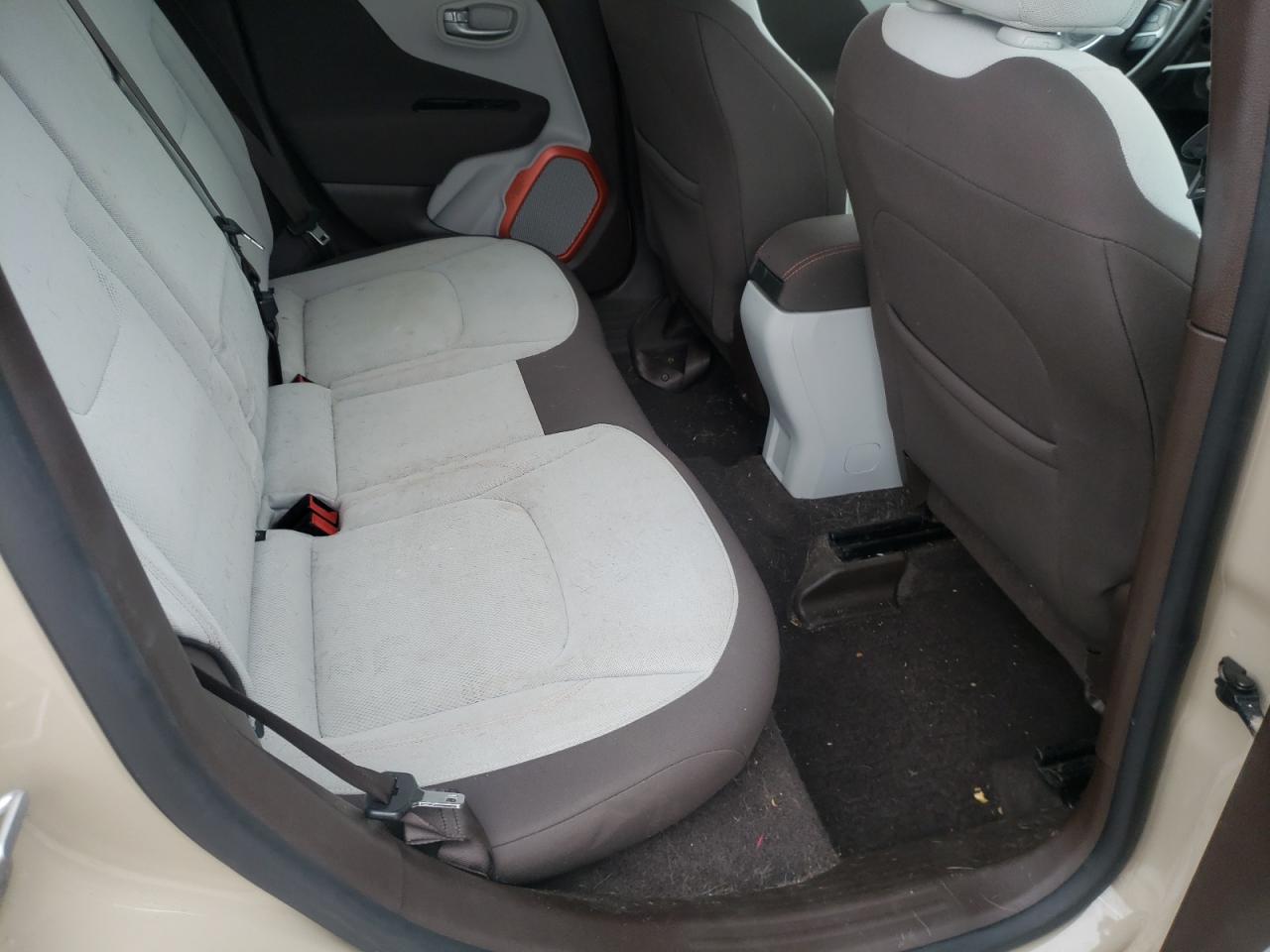 Photo 6 from auction – 2015 JEEP RENEGADE with VIN ZACCJBBH4FPC33245