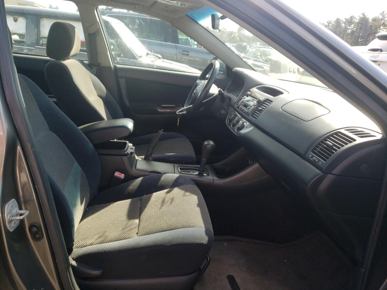 Photo 5 from auction – 2004 TOYOTA CAMRY SE with VIN 4T1BA32K54U007963