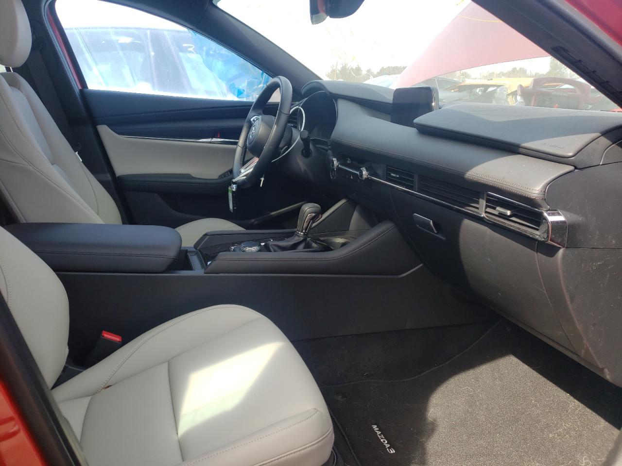 Photo 5 from auction – 2021 MAZDA 3 with VIN JM1BPBJY5M1347960