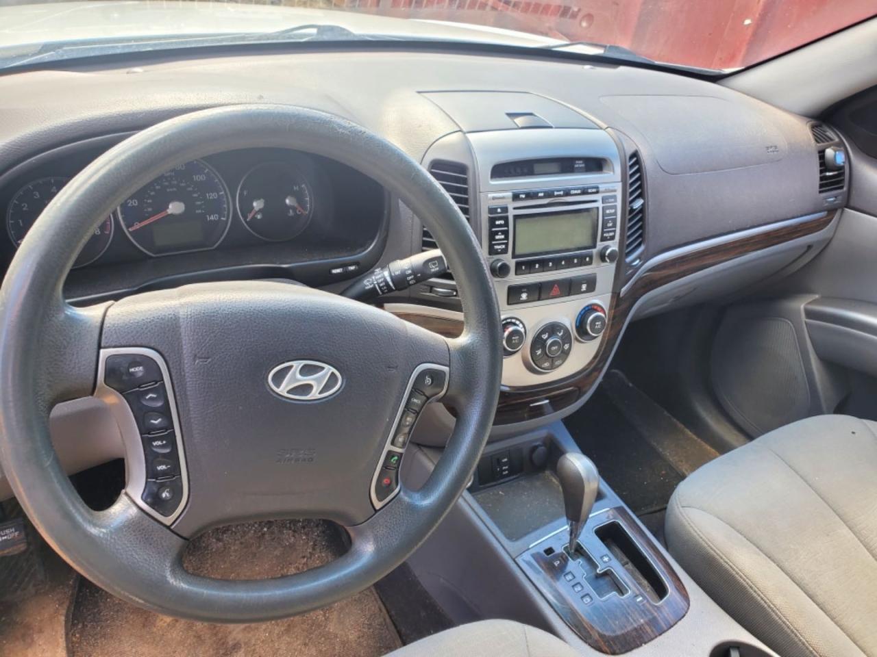 Photo 9 from auction – 2010 HYUNDAI SANTA FE G with VIN 5NMSGDAB8AH334287