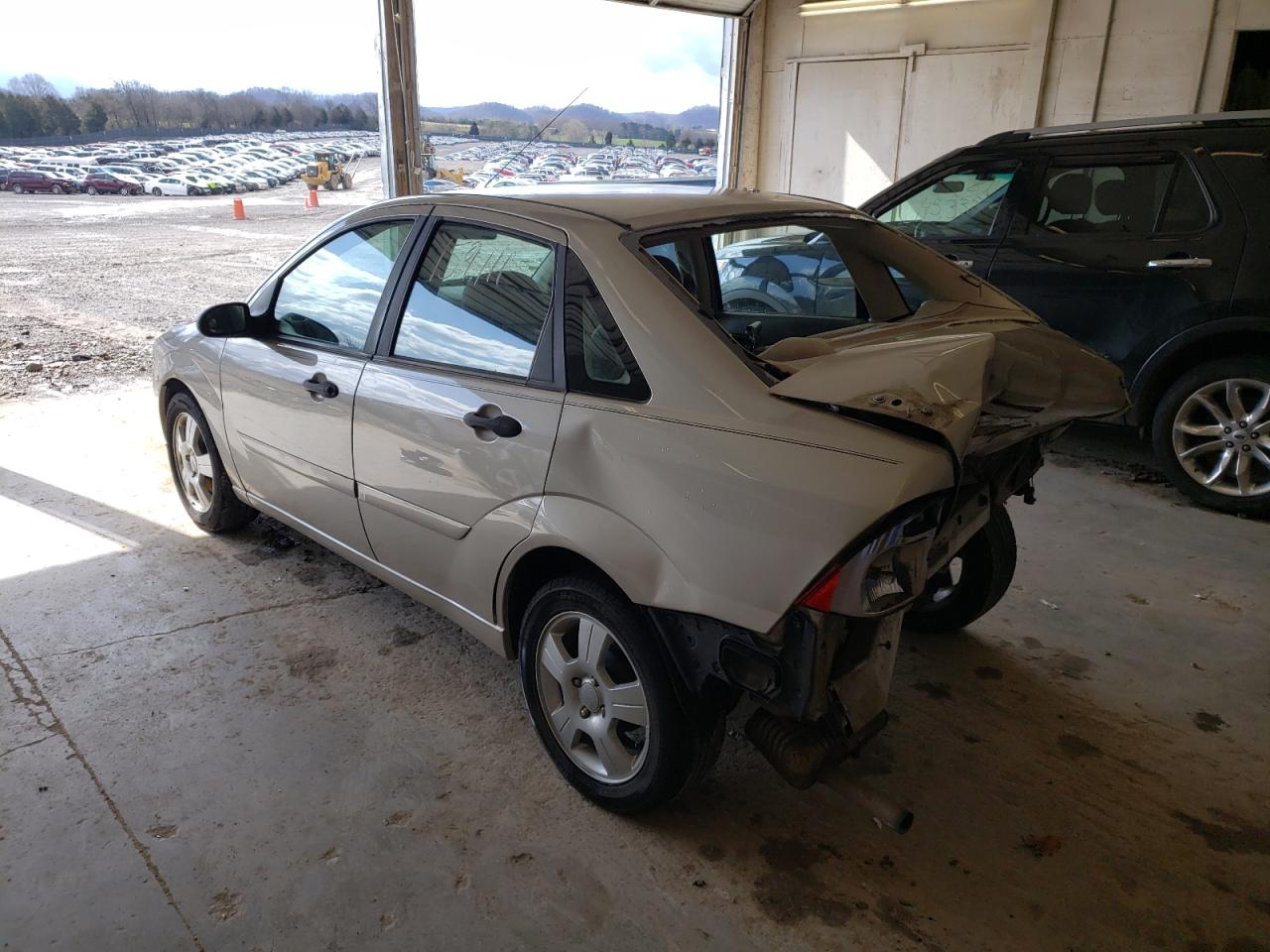 Photo 3 from auction – 2007 FORD FOCUS ZX4 with VIN 1FAFP34N37W229217