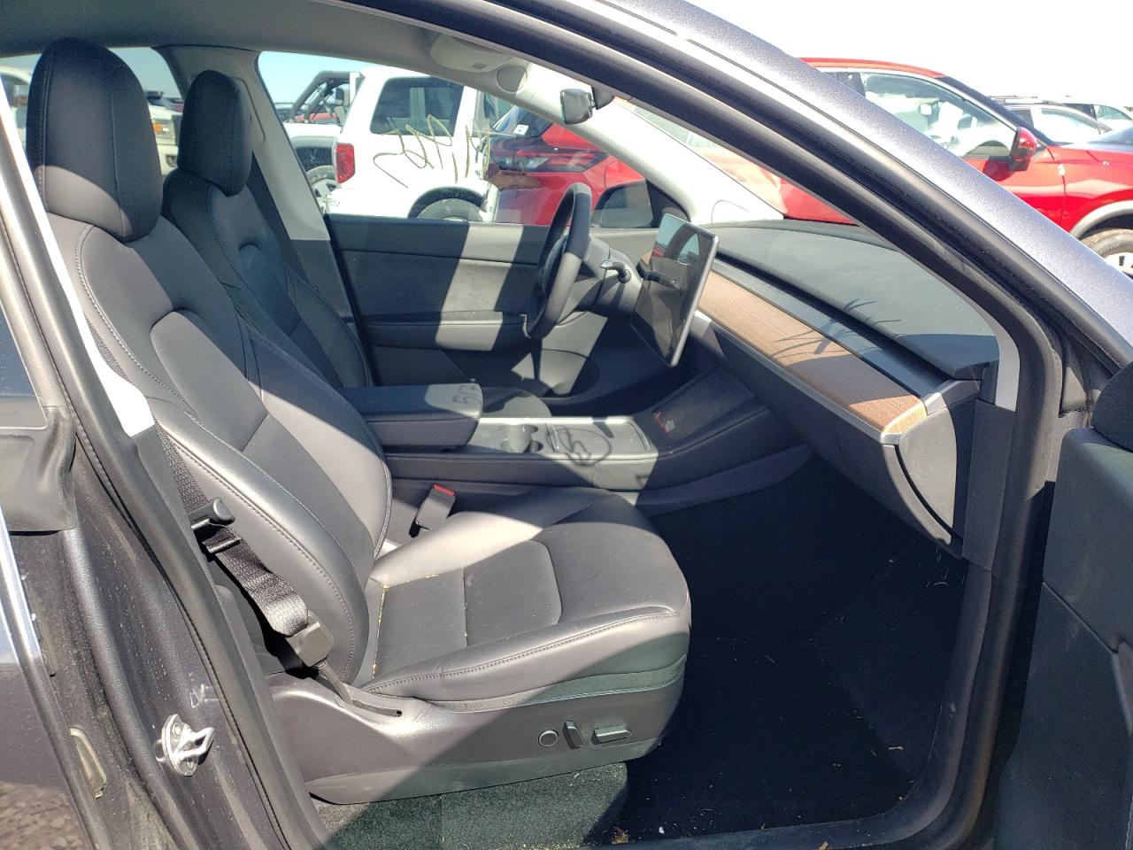 Photo 5 from auction – 2021 TESLA MODEL Y with VIN 5YJYGDEE2MF153125