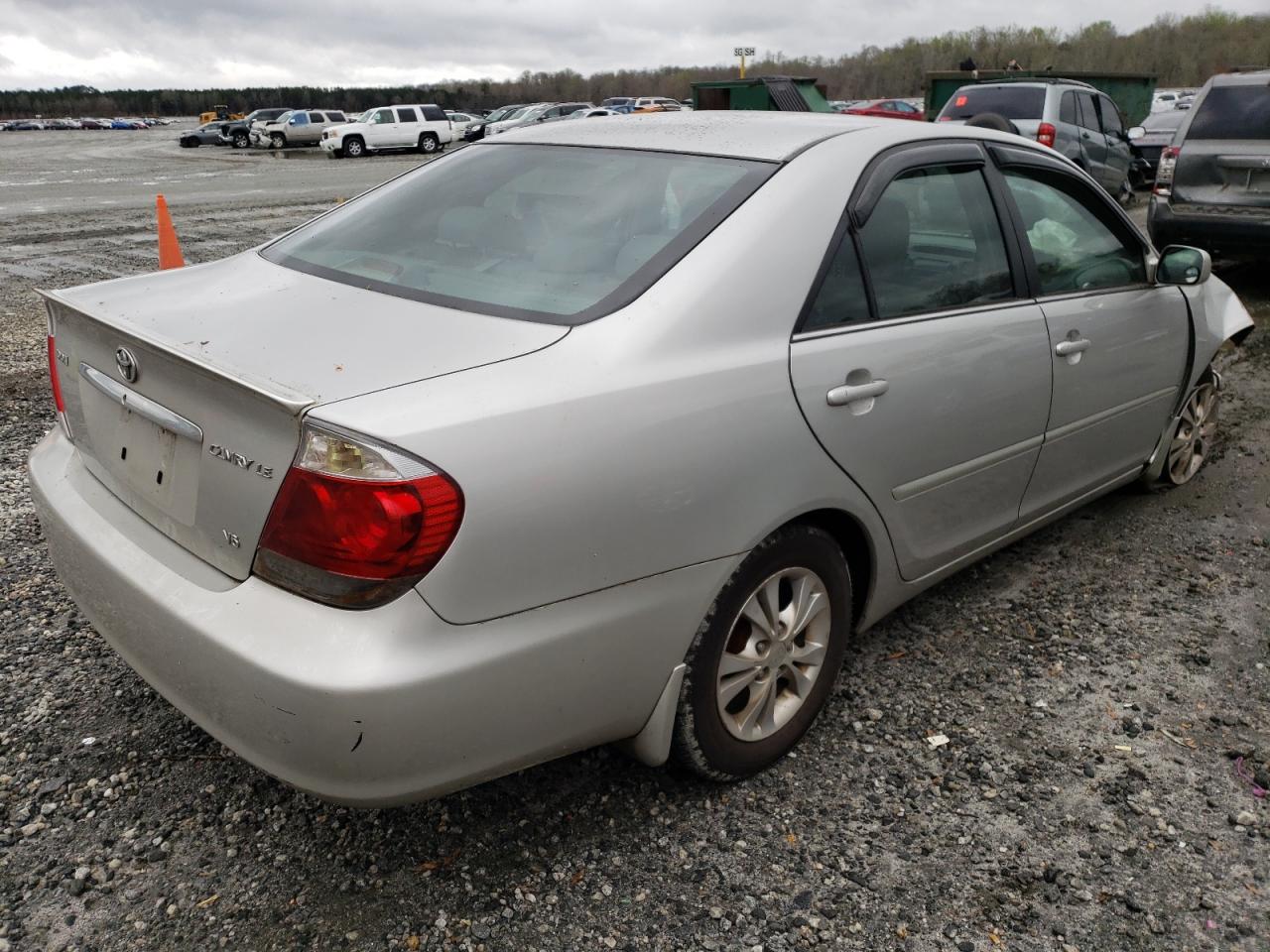 Photo 4 from auction – 2005 TOYOTA CAMRY LE with VIN 4T1BF32K45U100444