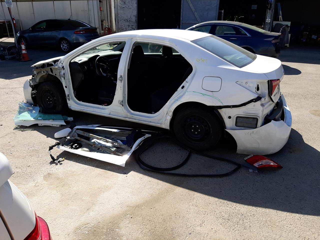Photo 9 from auction – 2018 TOYOTA COROLLA L with VIN 2T1BURHE0JC023383