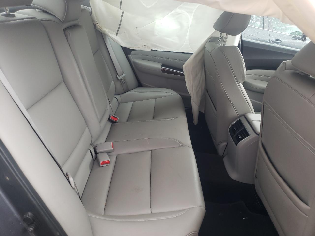 Photo 6 from auction – 2017 ACURA TLX with VIN 19UUB1F37HA009062