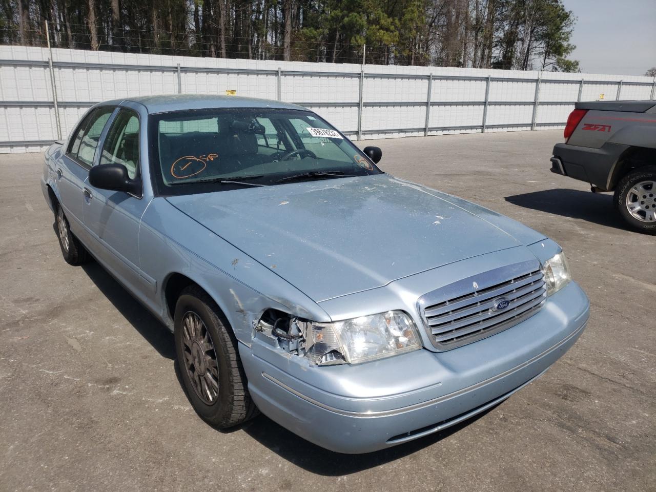 FORD CROWN VICT 2004 with VIN 2FAFP74W34X172503 - Photo from auction