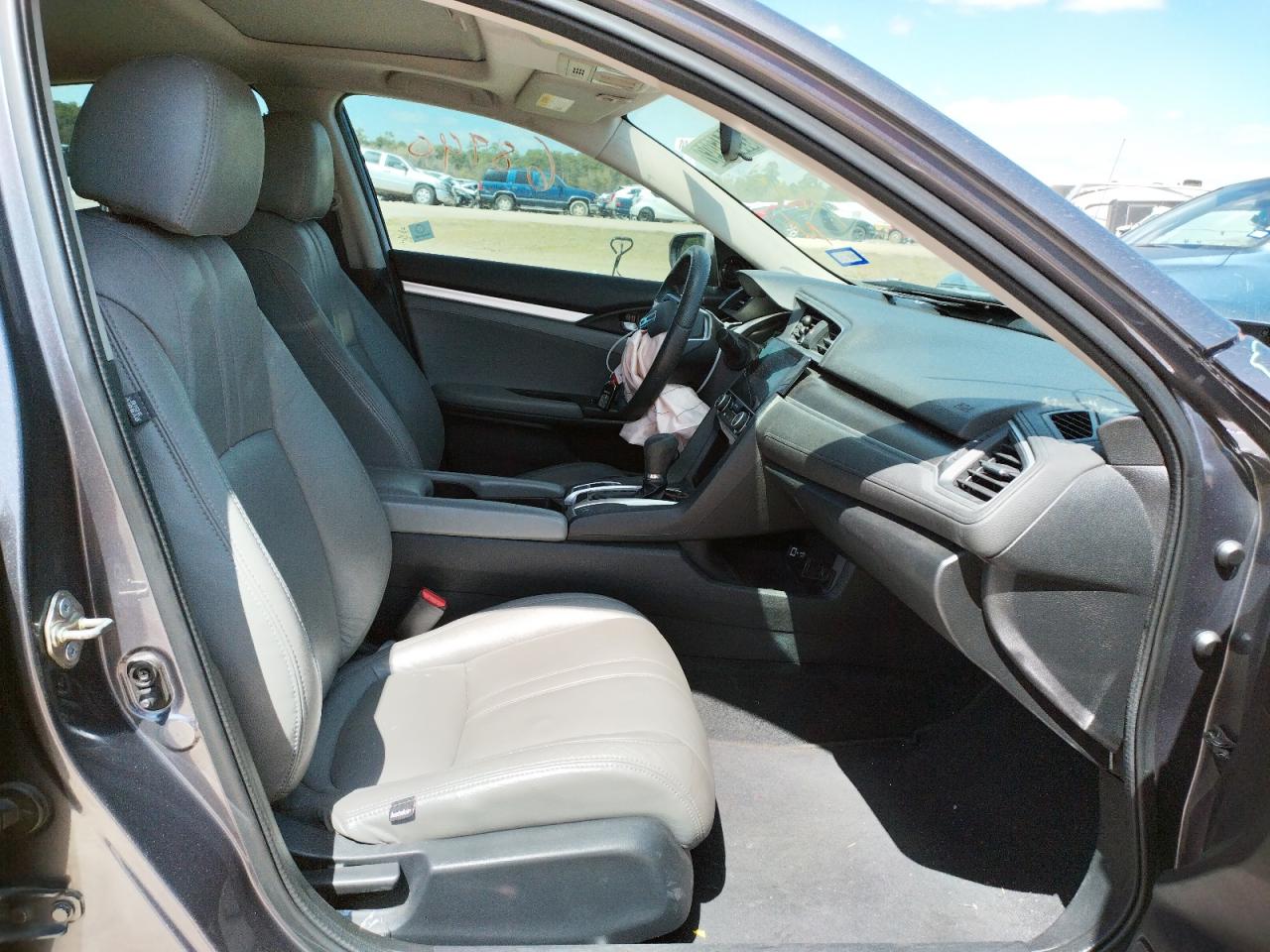 Photo 5 from auction – 2016 HONDA CIVIC EX with VIN 19XFC2F7XGE062590