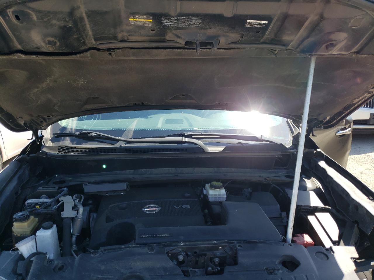 Photo 7 from auction – 2016 NISSAN PATHFINDER with VIN 5N1AR2MM1GC659163