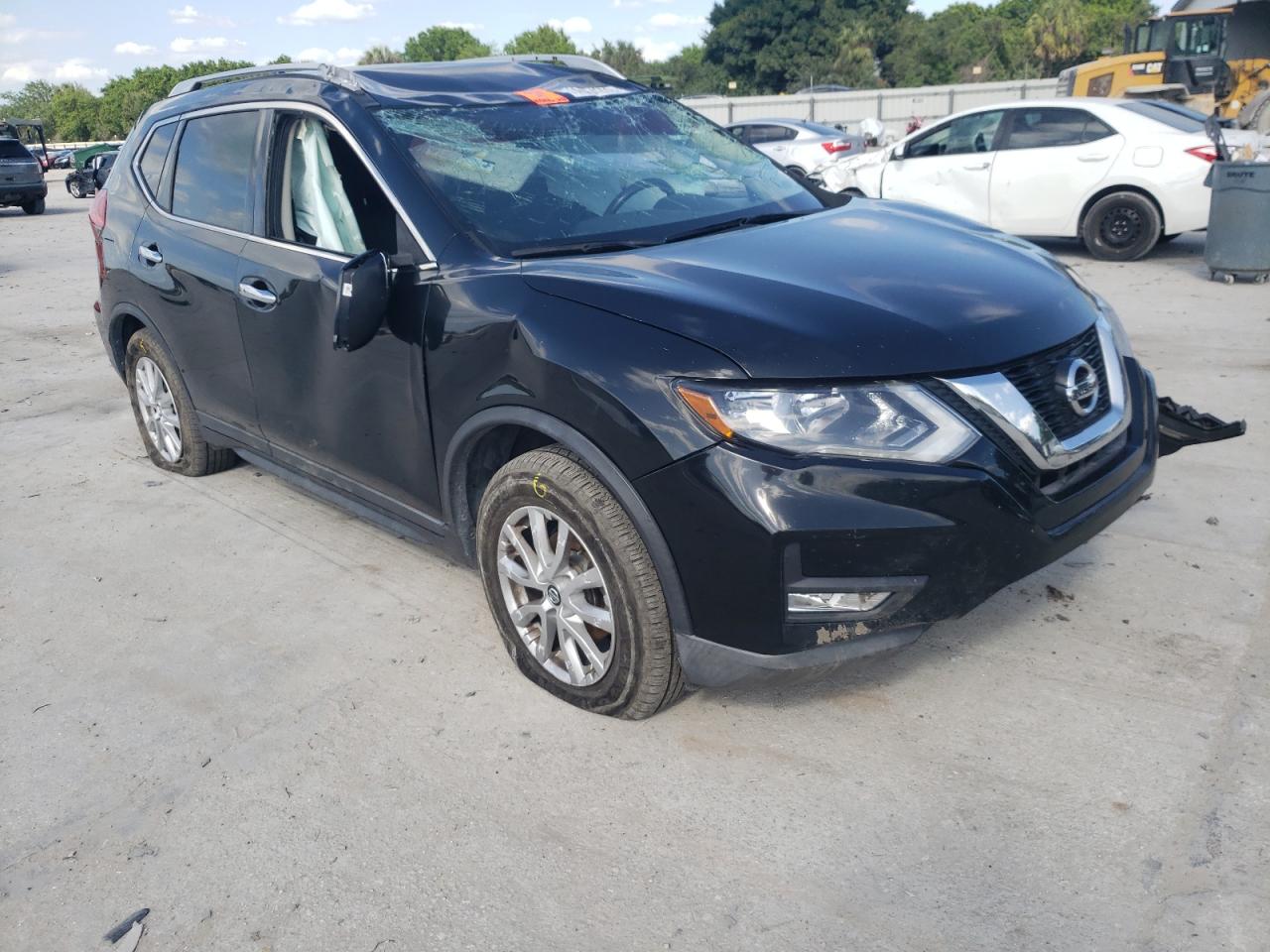 NISSAN ROGUE S 2017 with VIN KNMAT2MT6HP559650 - Photo from auction