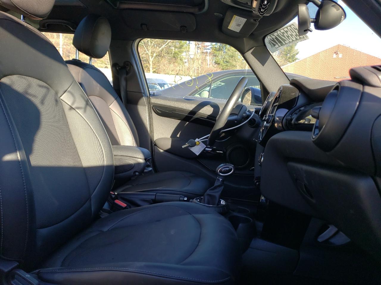 Photo 5 from auction – 2016 MINI COOPER with VIN WMWXU1C5XG2D09439