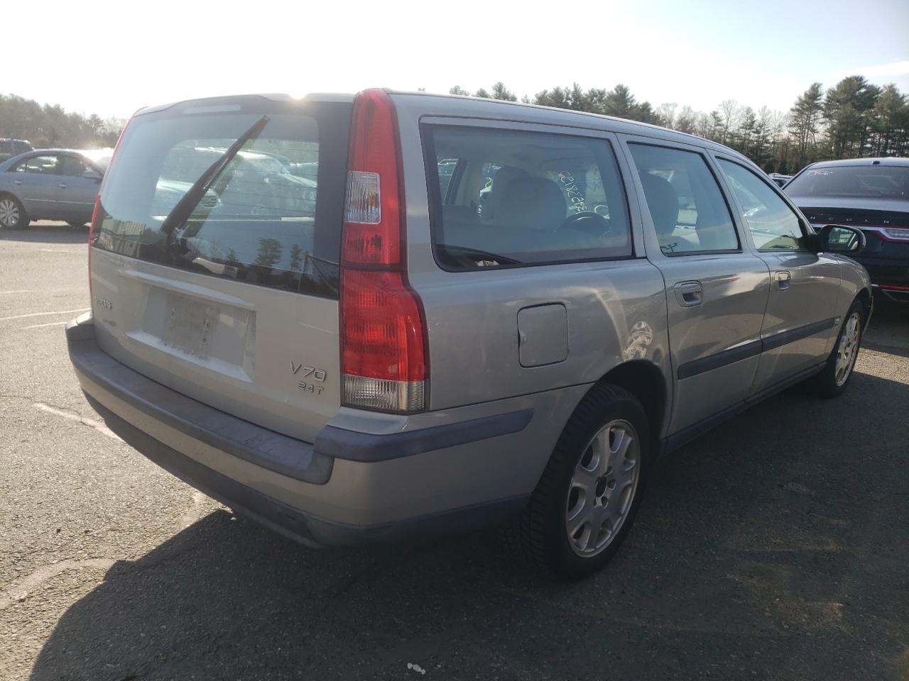 Photo 4 from auction – 2001 VOLVO V70 2.4T with VIN YV1SW58D512054566